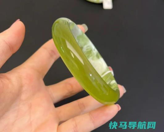 岫玉为什么只卖几十元？岫玉手镯透的好不透的好