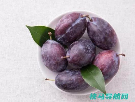 西梅外面白色的那层是什么？西梅通便怎么吃